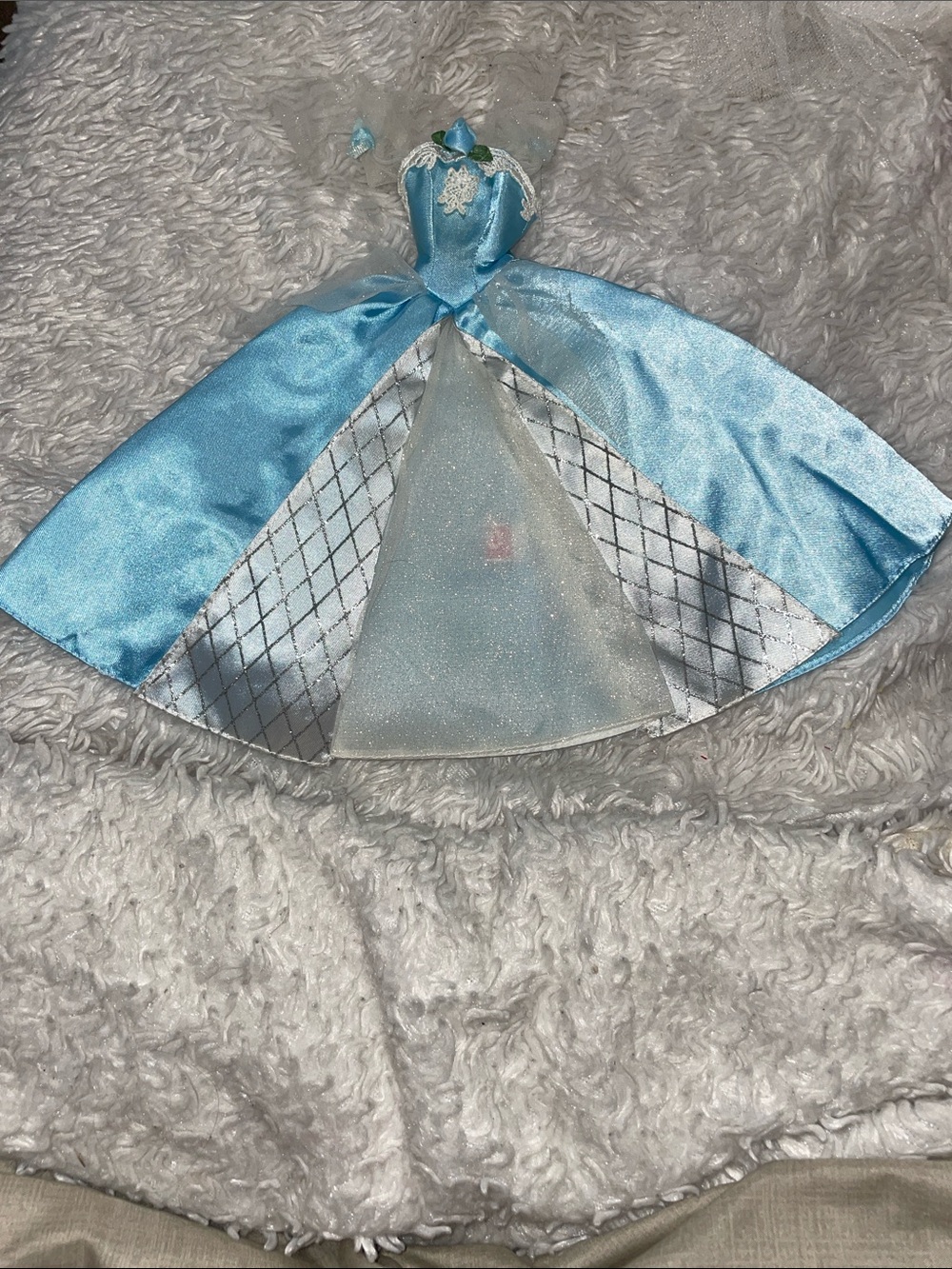 Mattel Barbie 1998 Sleeping Beauty Blue Dress Glitter